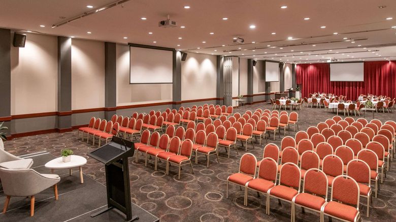 <b>Novotel Perth Langley Meeting</b>. Images powered by <a href="https://www.leonardoworldwide.com/" title="Leonardo Worldwide" target="_blank">Leonardo</a>.