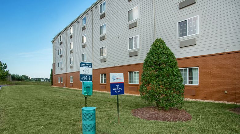 <b>Candlewood Suites Bowling Green Lobby</b>. Images powered by <a href="https://www.leonardoworldwide.com/" title="Leonardo Worldwide" target="_blank">Leonardo</a>.