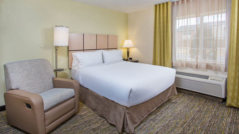 <b>Candlewood Suites Bowling Green Room</b>. Images powered by <a href="https://www.leonardoworldwide.com/" title="Leonardo Worldwide" target="_blank">Leonardo</a>.