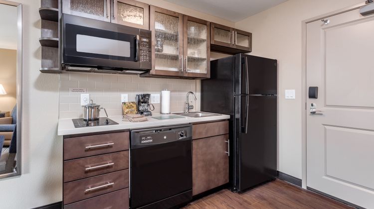 Candlewood Suites Eau Claire Room