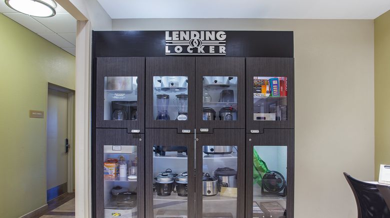<b>Candlewood Suites Bowling Green Lobby</b>. Images powered by <a href="https://www.leonardoworldwide.com/" title="Leonardo Worldwide" target="_blank">Leonardo</a>.