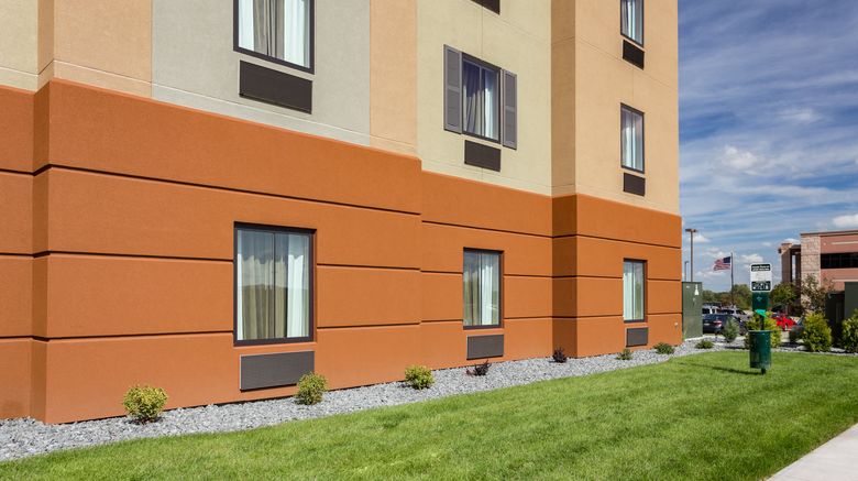 <b>Candlewood Suites Eau Claire Lobby</b>. Images powered by <a href="https://www.leonardoworldwide.com/" title="Leonardo Worldwide" target="_blank">Leonardo</a>.