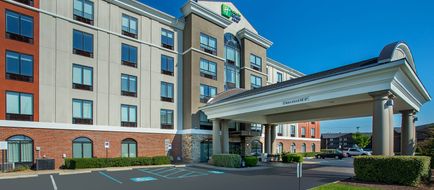 Holiday Inn Express Hotel & Suites Exterior