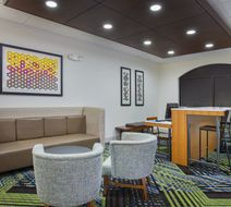 Holiday Inn Express Hotel & Suites Lobby