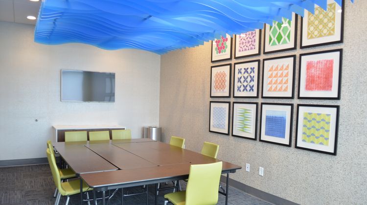 Holiday Inn Express & Suites Charlotte N Meeting