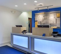 Holiday Inn Express Hotel & Suites Lobby