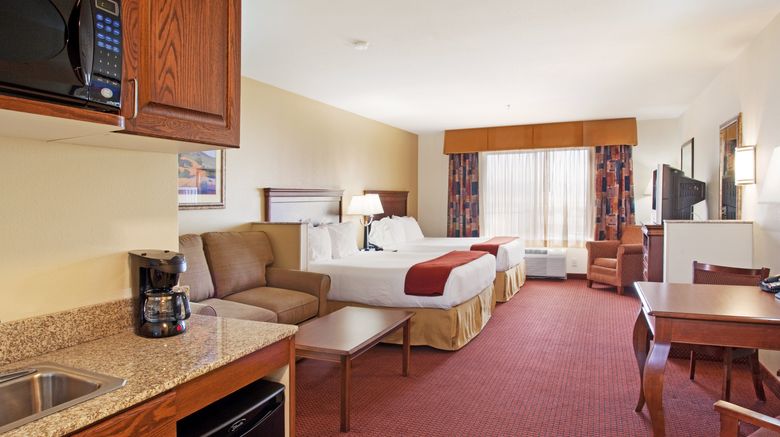 <b>Holiday Inn Express Hotel & Suites Suite</b>. Images powered by <a href="https://www.leonardoworldwide.com/" title="Leonardo Worldwide" target="_blank">Leonardo</a>.