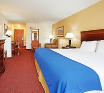 Holiday Inn Express Hotel & Suites Room