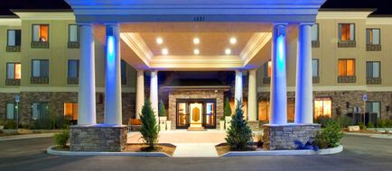 Holiday Inn Express Hotel & Suites Exterior