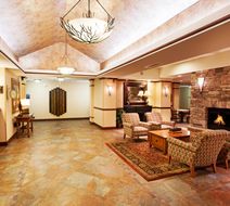 Holiday Inn Express Hotel & Suites Lobby