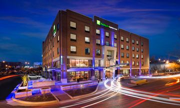 Holiday Inn Express Downtown Bricktown