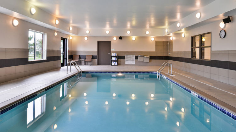 Holiday Inn Express & Stes Emporia NW Pool