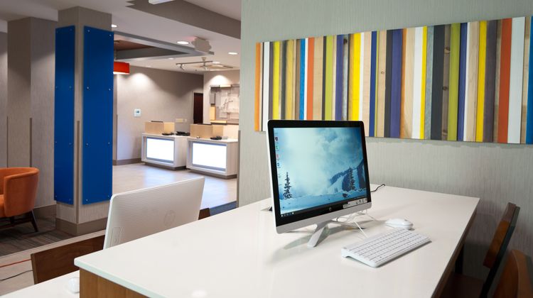 Holiday Inn Express Hotel & Suites Scott Other