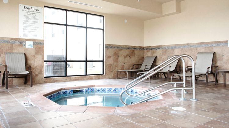 Holiday Inn Express and Suites Urbandale Lobby