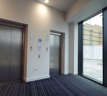 Holiday Inn Express Stockport Lobby