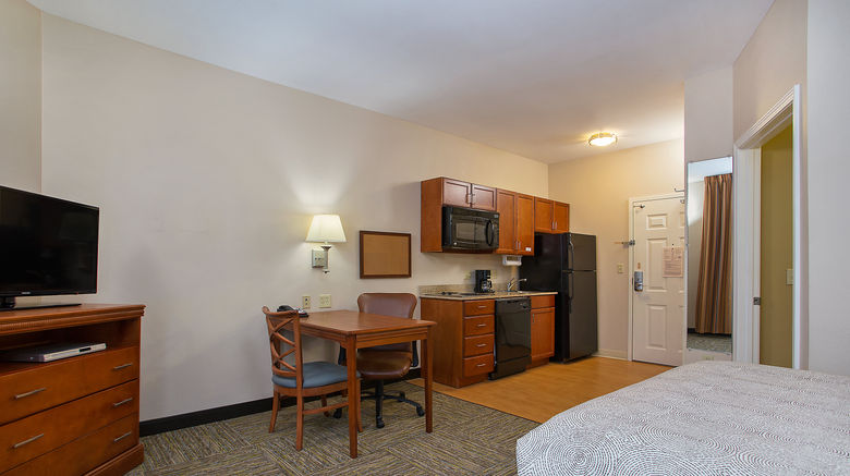 <b>Candlewood Suites Tuscaloosa Suite</b>. Images powered by <a href="https://www.leonardoworldwide.com/" title="Leonardo Worldwide" target="_blank">Leonardo</a>.