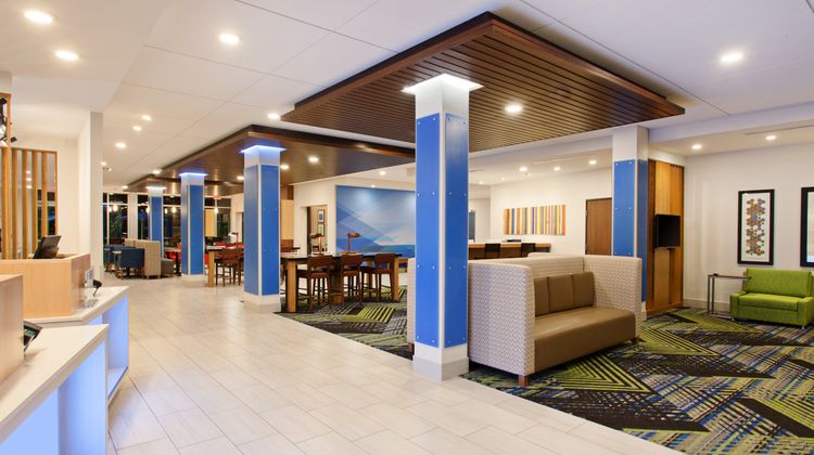 Holiday Inn Express & Suites Moses Lake Lobby