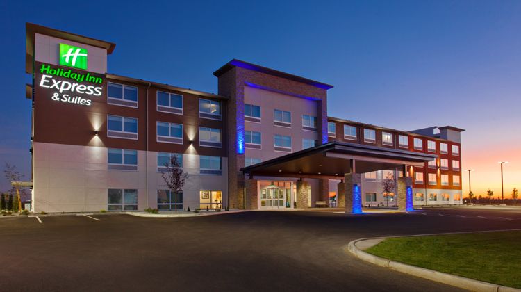 Holiday Inn Express & Suites Moses Lake Exterior