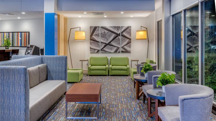 Holiday Inn Express & Suites Rice Lake Lobby
