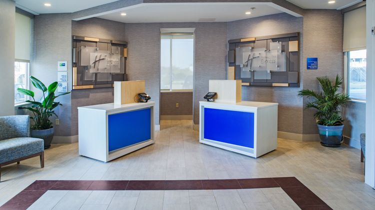 Holiday Inn Express Nags Head Oceanfront Lobby