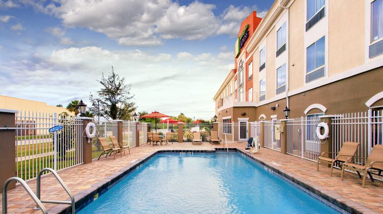 <b>Holiday Inn Express Lake Wales N Pool</b>. Images powered by <a href="https://www.leonardoworldwide.com/" title="Leonardo Worldwide" target="_blank">Leonardo</a>.