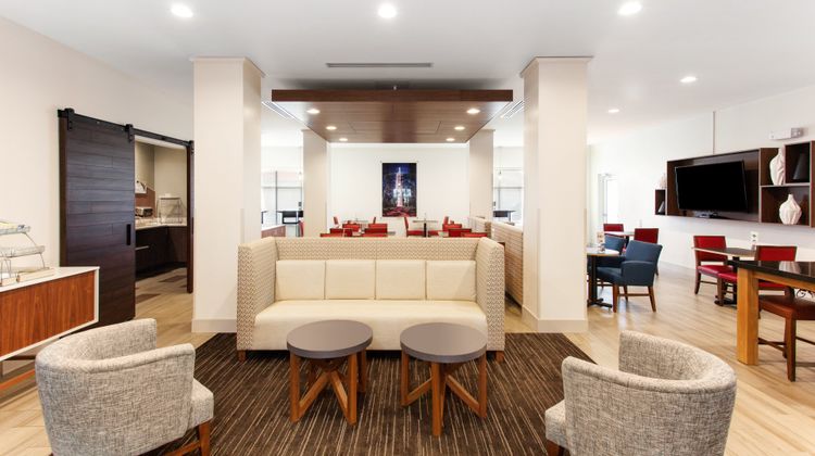 Holiday Inn Express Lake Wales N Restaurant