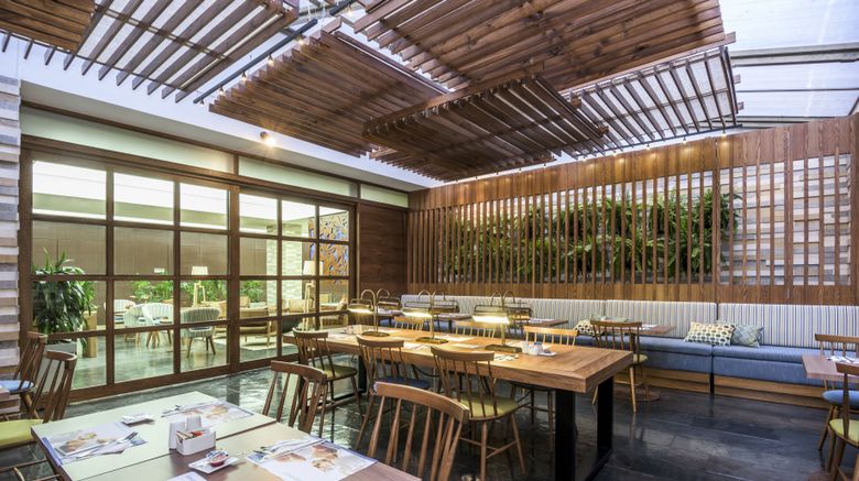 <b>Holiday Inn Express Parque 93 Restaurant</b>. Images powered by <a href="https://www.leonardoworldwide.com/" title="Leonardo Worldwide" target="_blank">Leonardo</a>.