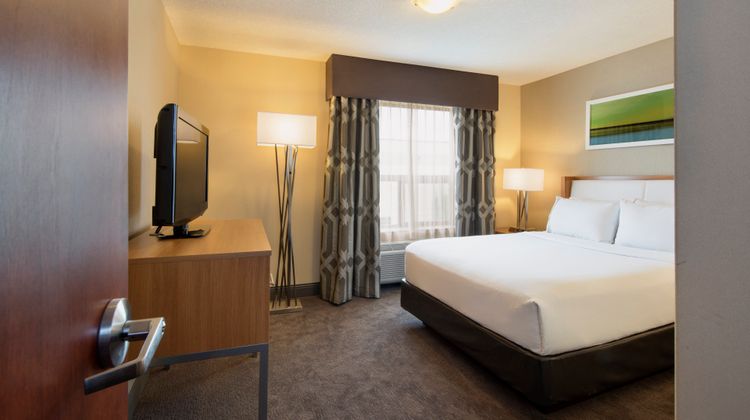 Holiday Inn Express Suite