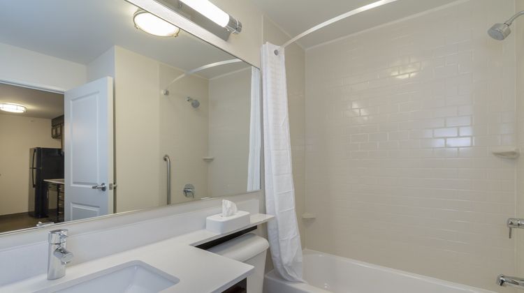 Candlewood Suites Mishawaka Room