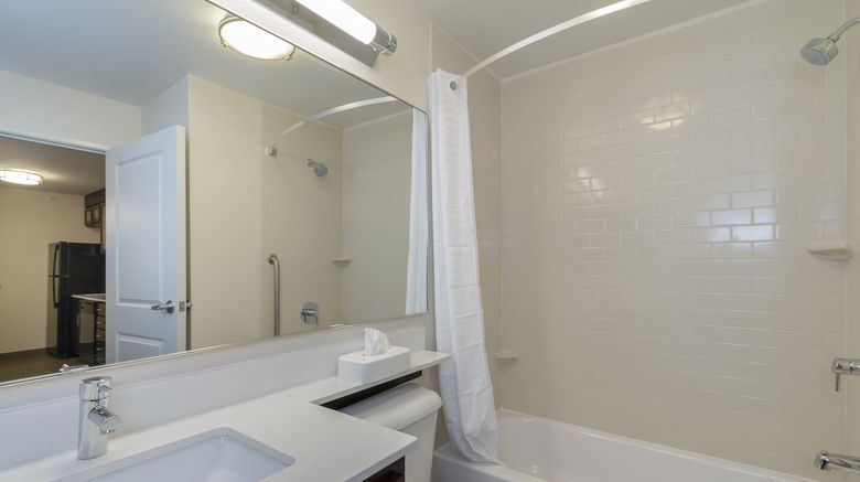 <b>Candlewood Suites Mishawaka Room</b>. Images powered by <a href="https://www.leonardoworldwide.com/" title="Leonardo Worldwide" target="_blank">Leonardo</a>.