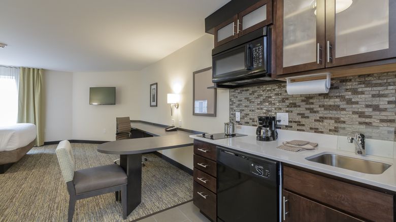 <b>Candlewood Suites Mishawaka Room</b>. Images powered by <a href="https://www.leonardoworldwide.com/" title="Leonardo Worldwide" target="_blank">Leonardo</a>.