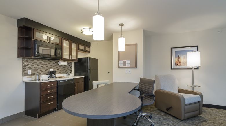 <b>Candlewood Suites Mishawaka Room</b>. Images powered by <a href="https://www.leonardoworldwide.com/" title="Leonardo Worldwide" target="_blank">Leonardo</a>.