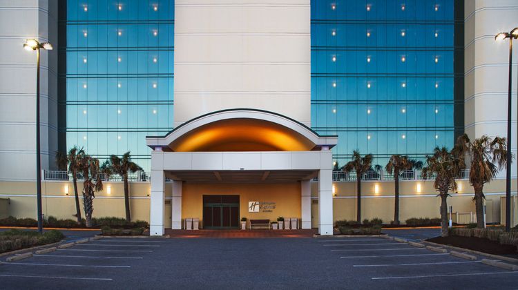 Holiday Inn Express & Suites VA Beach Exterior