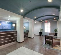 Holiday Inn Express Lobby