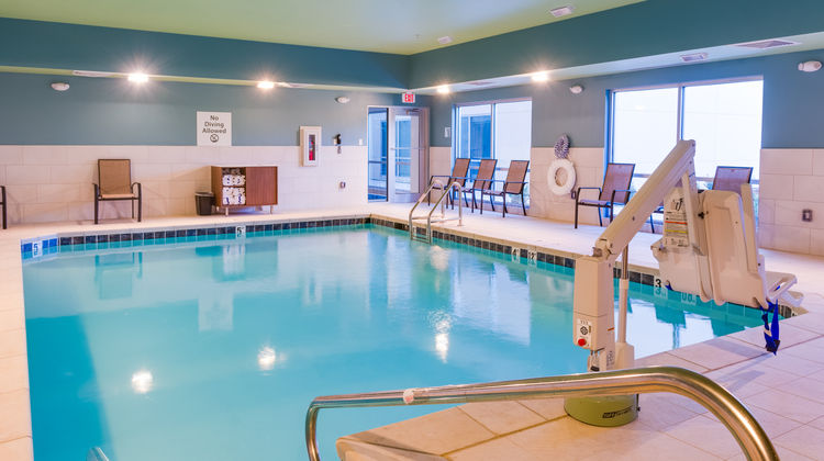 Holiday Inn Express/Suites Russellville Pool