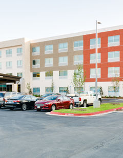 Holiday Inn Express/Suites Russellville