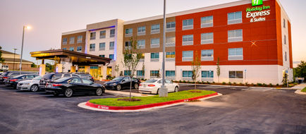 Holiday Inn Express/Suites Russellville Exterior