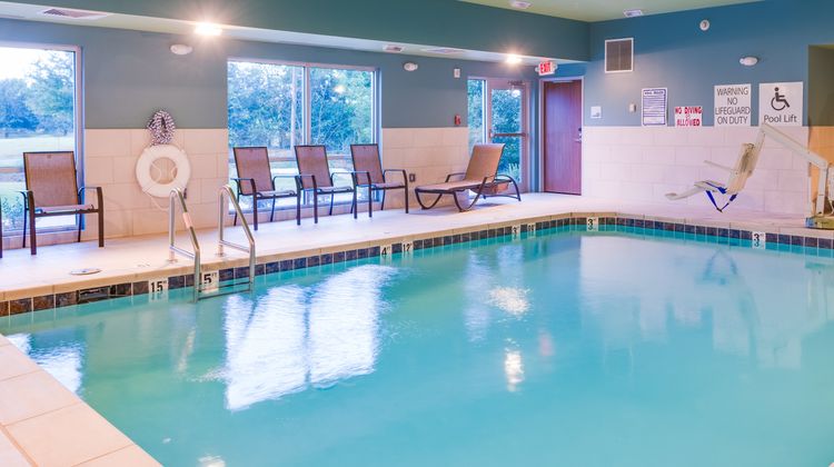 Holiday Inn Express/Suites Russellville Pool