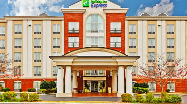 Holiday Inn Express Hotel & Suites Exterior