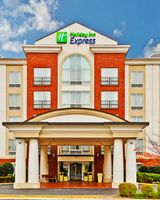 Holiday Inn Express Hotel & Suites
