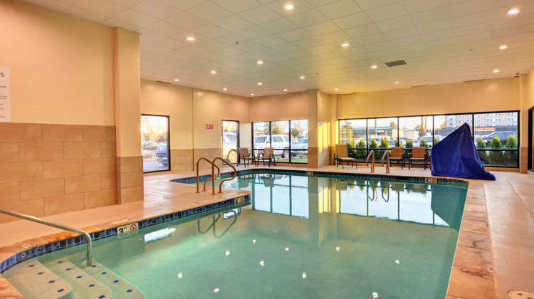 Holiday Inn Salem Pool