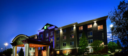 Holiday Inn Express Hotel & Suites Exterior