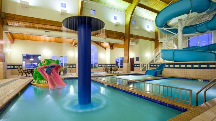 Holiday Inn Express & Suites Pool