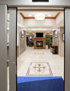 Holiday Inn Express & Suites