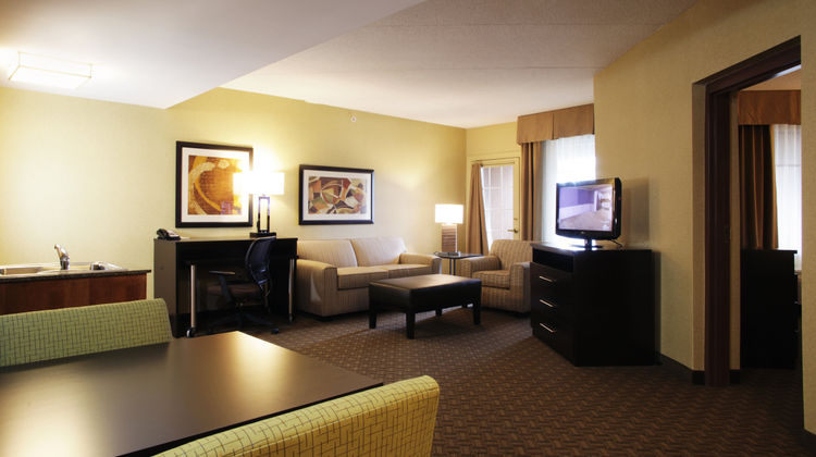 Holiday Inn Phoenix Chandler Suite
