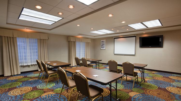 Holiday Inn Express & Suites Meeting