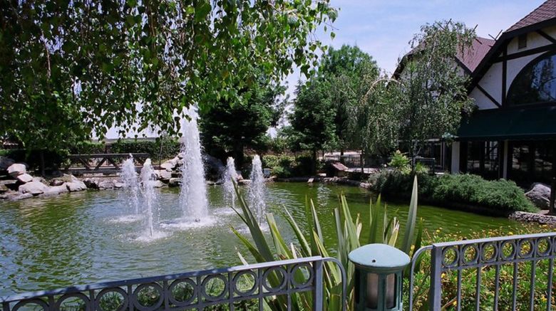 <b>Holiday Inn Swan Court Exterior</b>. Images powered by <a href="https://www.leonardoworldwide.com/" title="Leonardo Worldwide" target="_blank">Leonardo</a>.