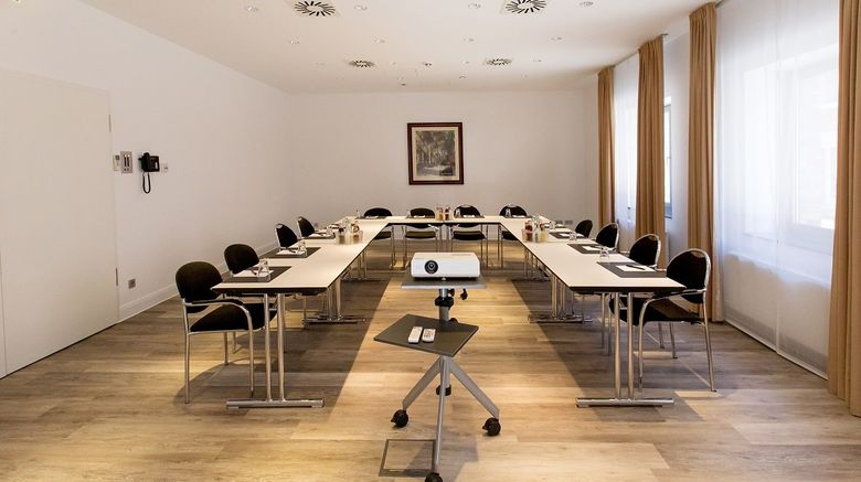 <b>Hotel Altes Kaufhaus Meeting</b>. Images powered by <a href="https://www.leonardoworldwide.com/" title="Leonardo Worldwide" target="_blank">Leonardo</a>.