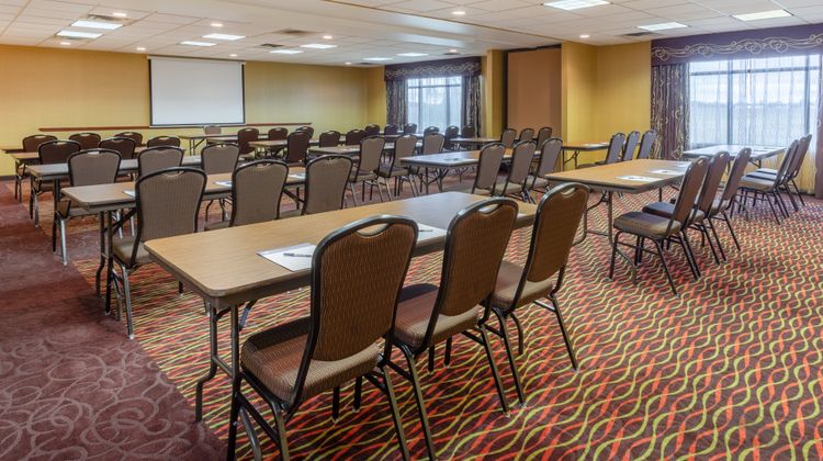 Holiday Inn Express Suites Meeting