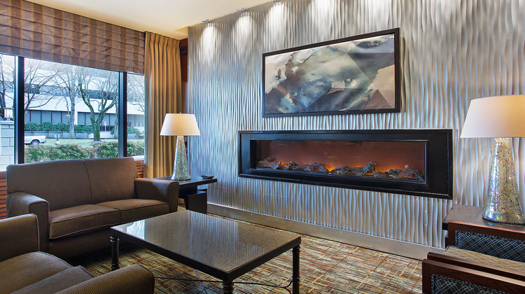 Crowne Plaza Knoxville Lobby